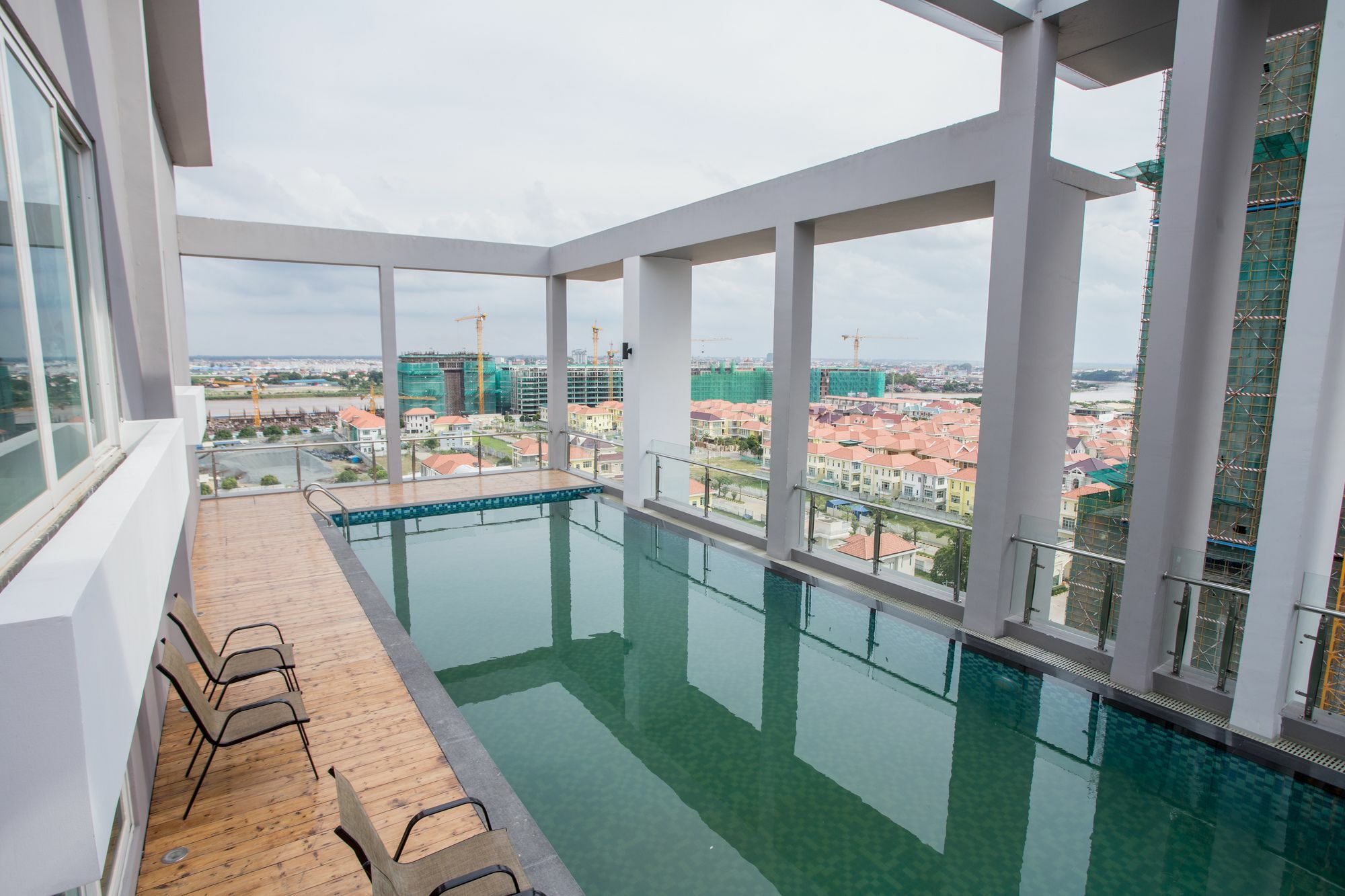 Ca&Sa Serviced Apartment Phnom Penh Exterior foto